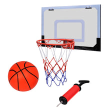Innendørs basketballsett med kurv, ball og pumpe